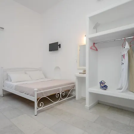 Dnaxos Apartment *
