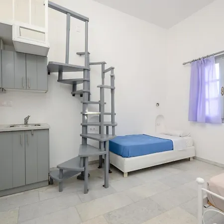 Dnaxos Apartment